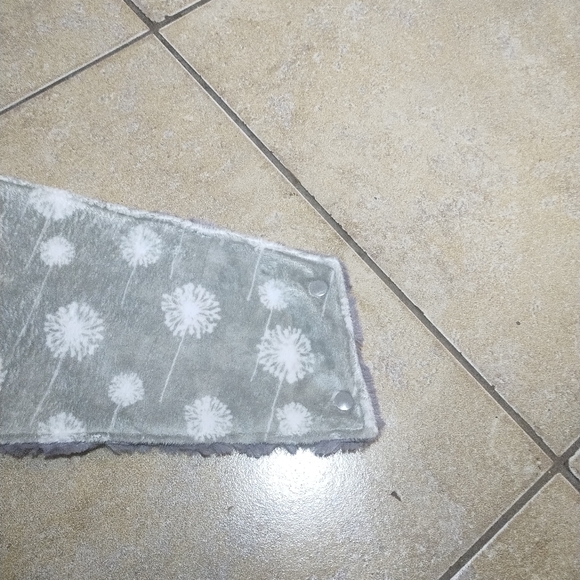 Women's Asymmetrical Grey Toned Faux Fur Button Up Neck Warmer Scarf O/S - Picture 6 of 10